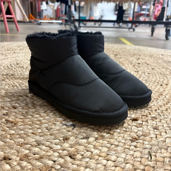Matisse Black Ankle Booties - Picture 3 of 4